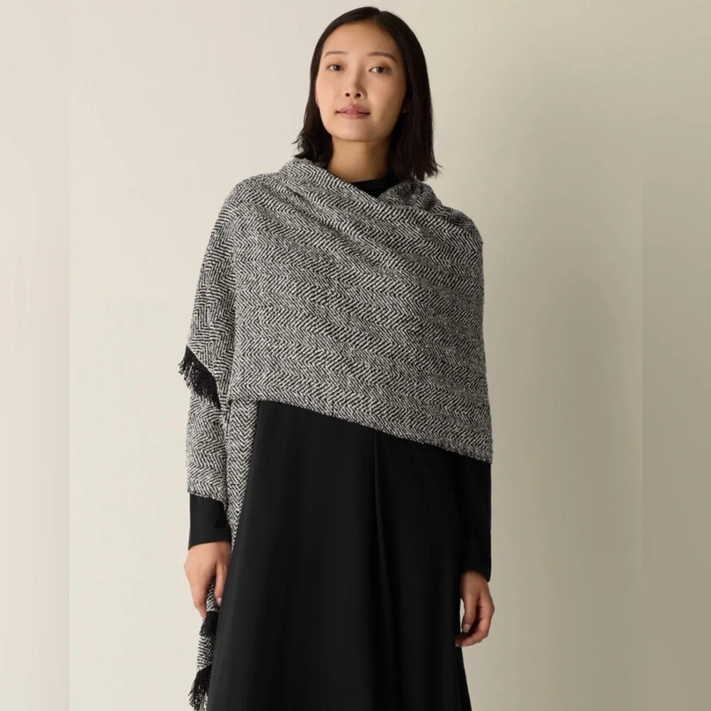 NWT Eileen Fisher $168 Handloomed Organic Cotton Herringbone Scarf